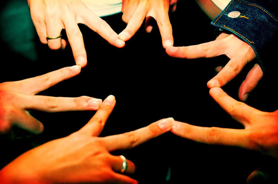 SKILLFUL COMMUNITY: Support networks without hierarchical leadership