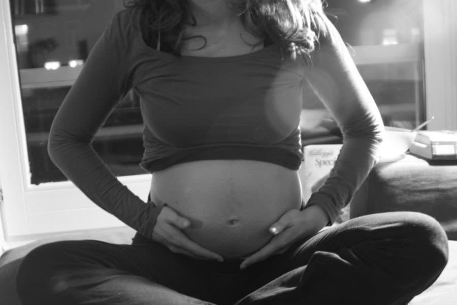 Pregnant woman - conscious birthing