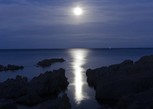 moonlit beach, moon reflected on water