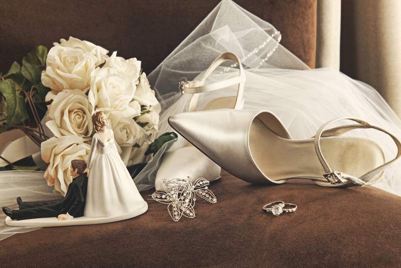 bridal bouquet, wedding shoes, veil and rings