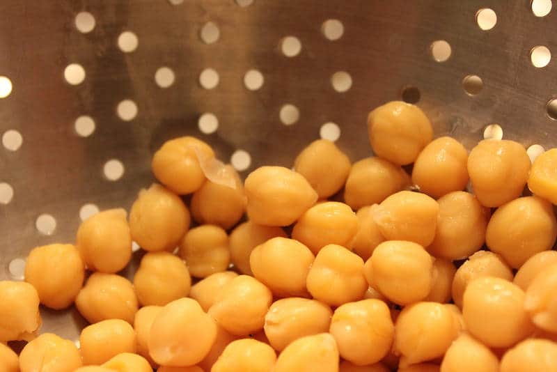 AQUAFABULOUS! AQUAFABA: 3 yummy vegan recipes you can make with this egg substitute 57 Chickpeas in straining dish - Cooking with aquafaba