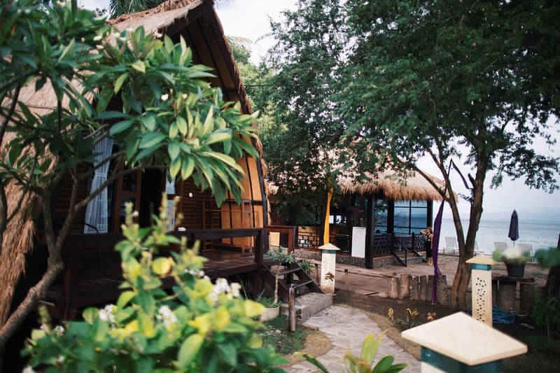 travel mindset houses water