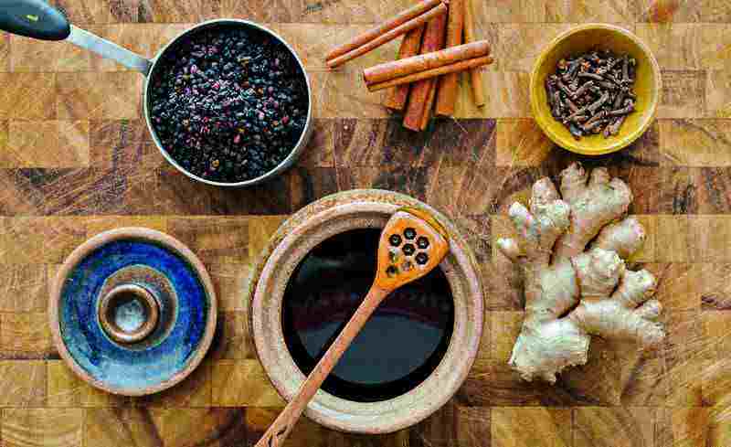 THE BENEVOLENT BEE: 2 honey-based recipes that'll give your health a boost 17 Ingredients for elderberry syrup recipe - The benevolent bee