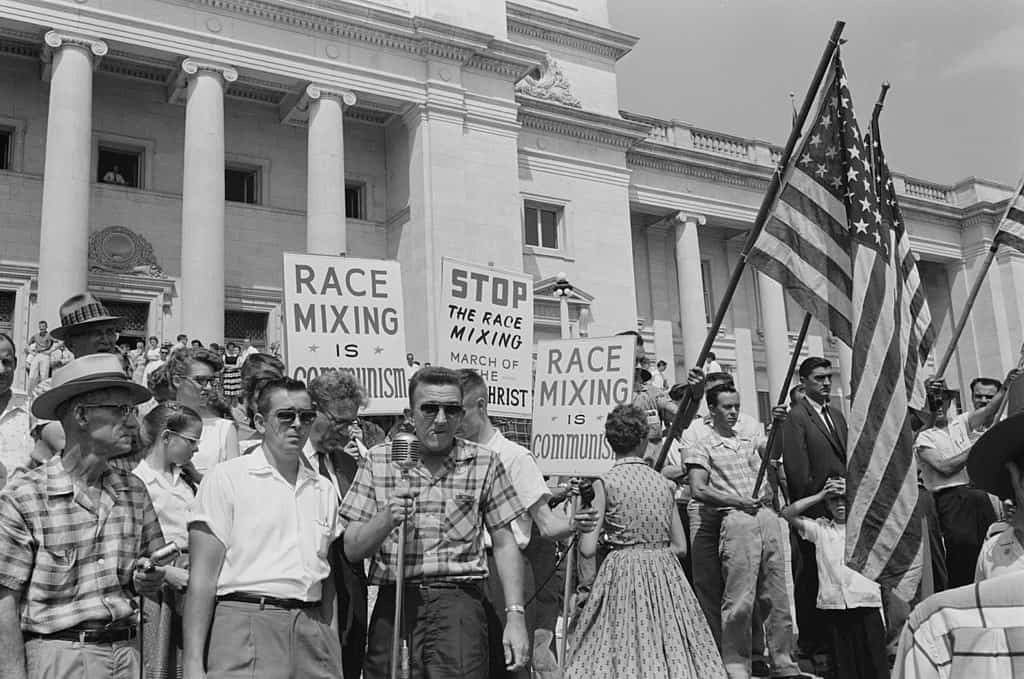 Protesting black/white educational integration in United States - I will not fear