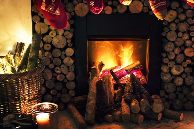 livingroom cozy fireplace