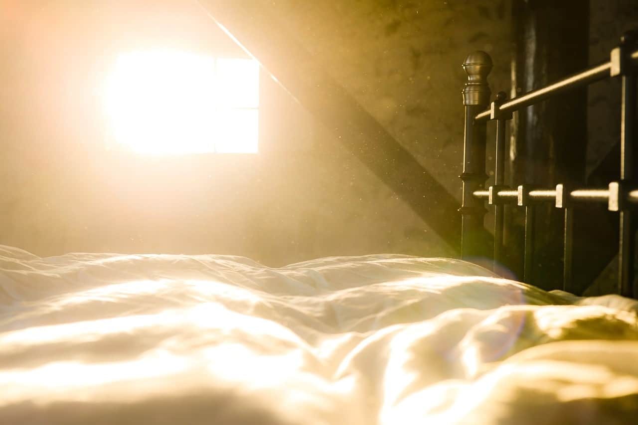 EARLY MORNINGS: The importance of having a fulfilling morning routine 30 Sun shining through window onto bed - Early mornings