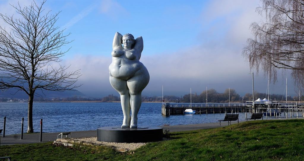 YOU ARE BEAUTIFUL: Be kind to yourself and come to terms with your body 13 Statue of naked fat woman - Lake Constance