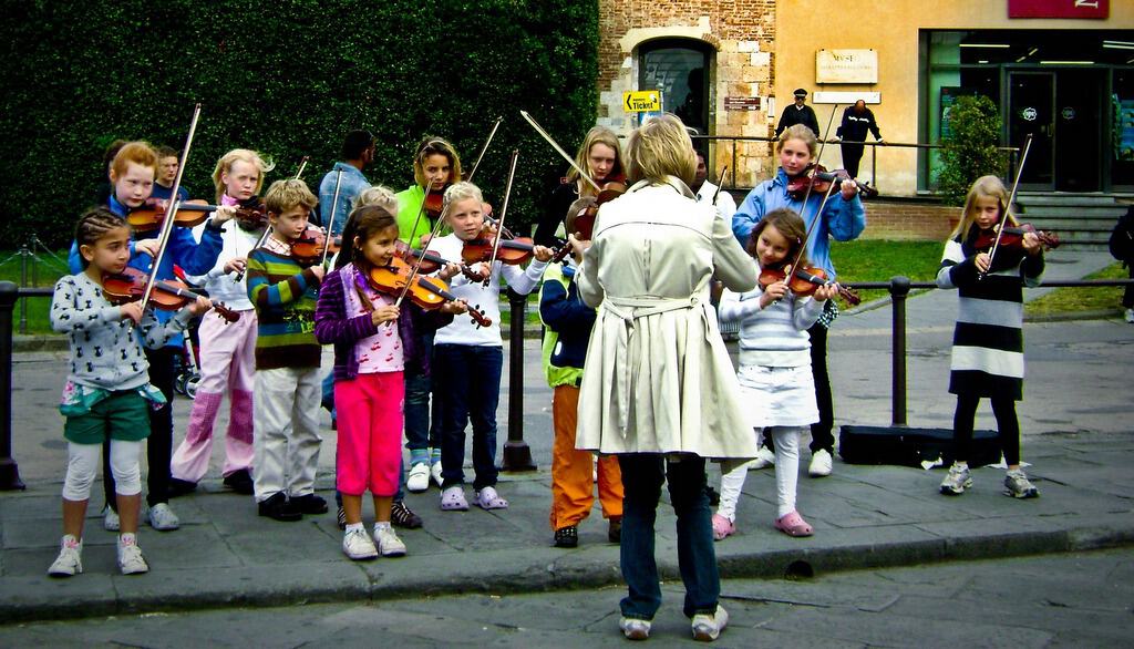 LET CHILDCARE WORKERS LEAD We critique our own actions not the child’s