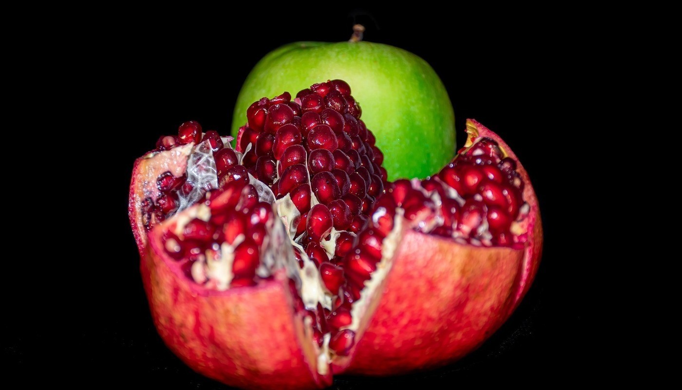 Pomegranate and apple