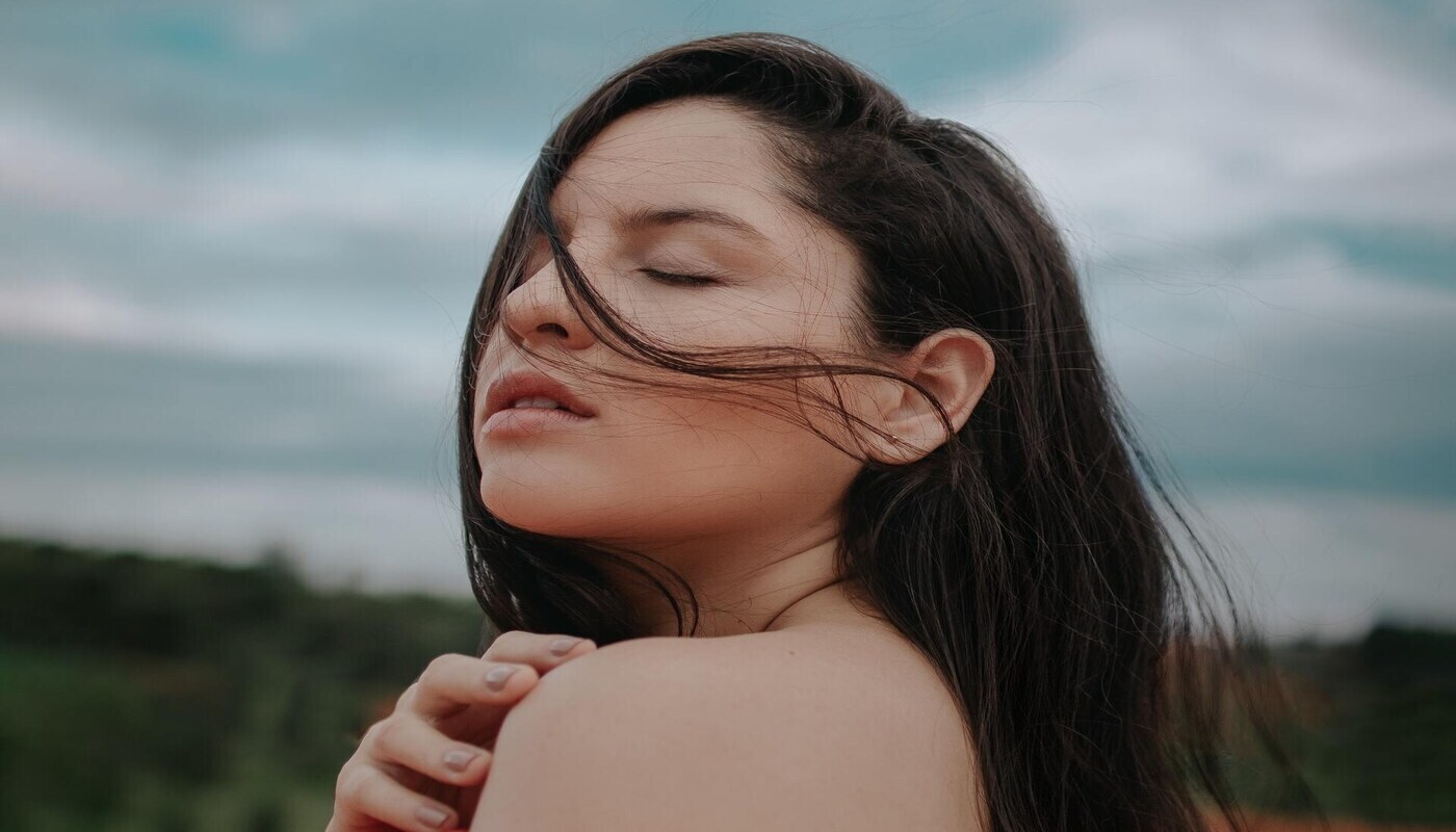 ANXIETY IN RELATIONSHIPS: I can be OK with others, but I am also OK on my own 17 ANXIETY IN RELATIONSHIPS I can be okay with others but I am also okay on my own