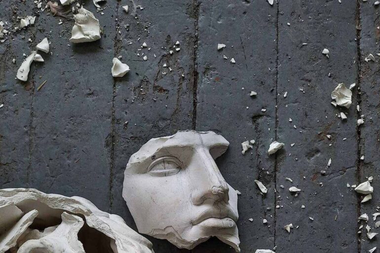 clay face mask shattered