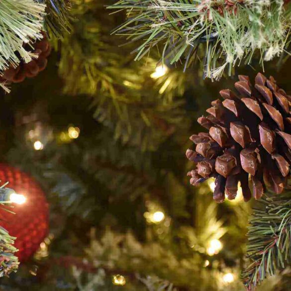 christmas decorations - How to Stay More Present in the Moment During the Holidays