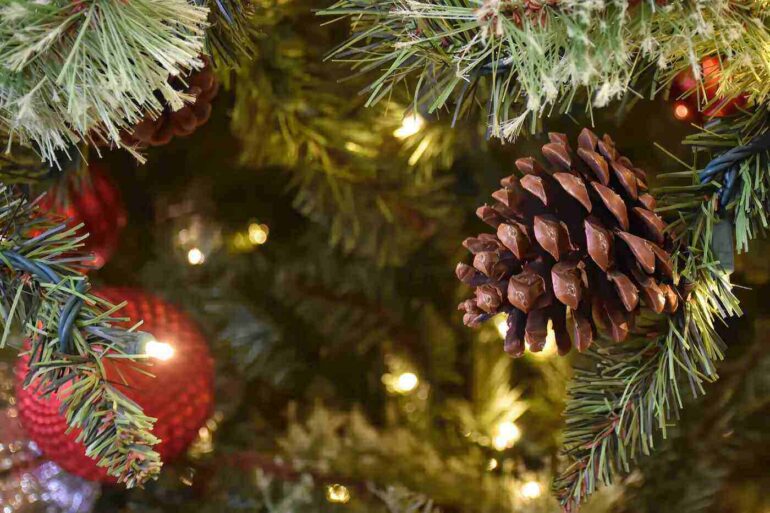 christmas decorations - How to Stay More Present in the Moment During the Holidays