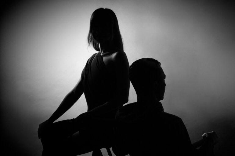 YOUR ATTACHMENT STYLE: Are you anxious, avoidant or secure in relationships? 33 Silhouette of couple having disagreement