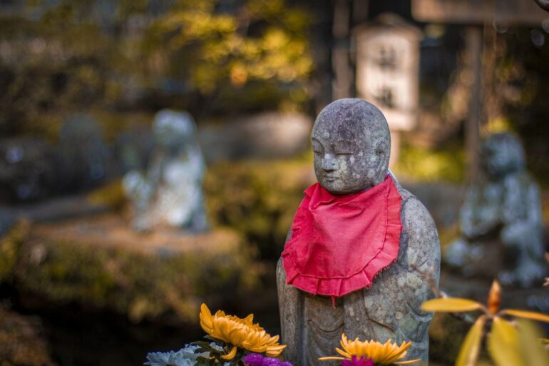 Buddhist statues in a shrine - 8 Life-Changing Spiritual Questions for You To Contemplate