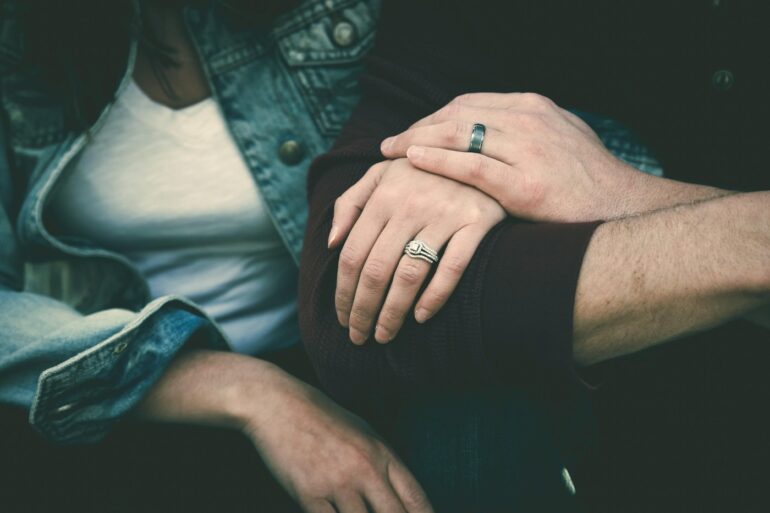COMMUNICATION, PRESENCE AND RECONNECTION: 3 ways to bring mindfulness into your relationship 14 Couple with arms linked - Mindful Relationships: 3 Important Ways to Improve Yours